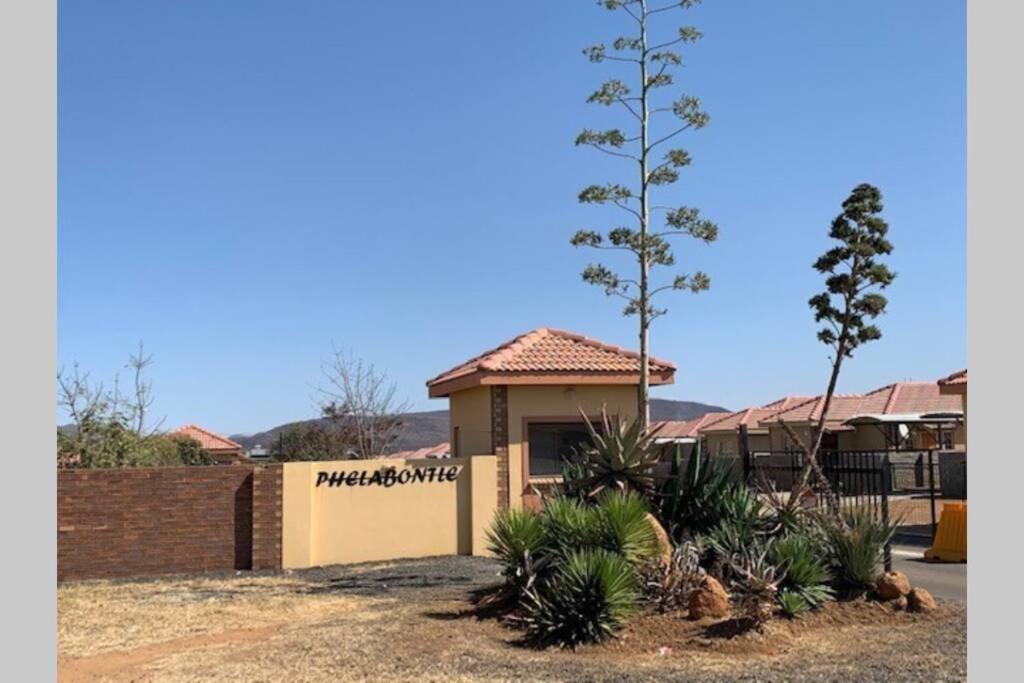 Rhino House With 3 Bedrooms Next To Pilanesberg And Sun City Mogwase Eksteriør bilde